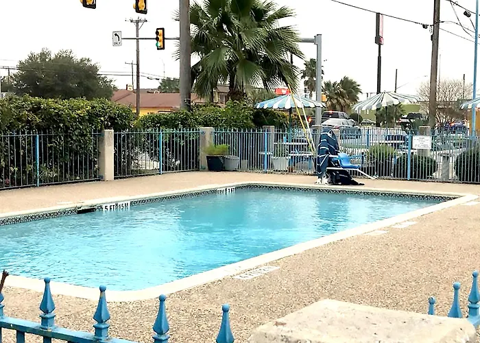 Americas Best Value Inn & Suites San Antonio Arena District