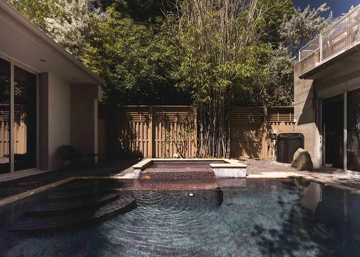 Contra House -Luxury Home With Pool Key West