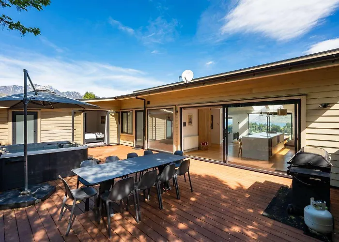 Tonic Lodge- Hot Tub- Bbq- Free Parking- Ac Queenstown