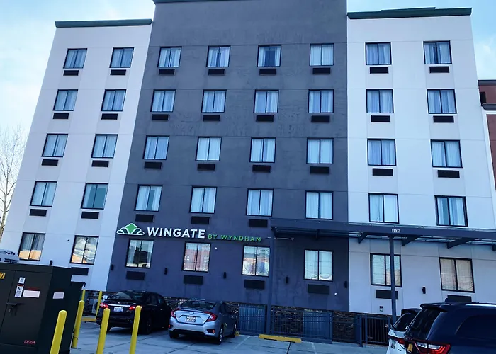 Hotels with Free ParkingWingate By Wyndham Jfk Airport