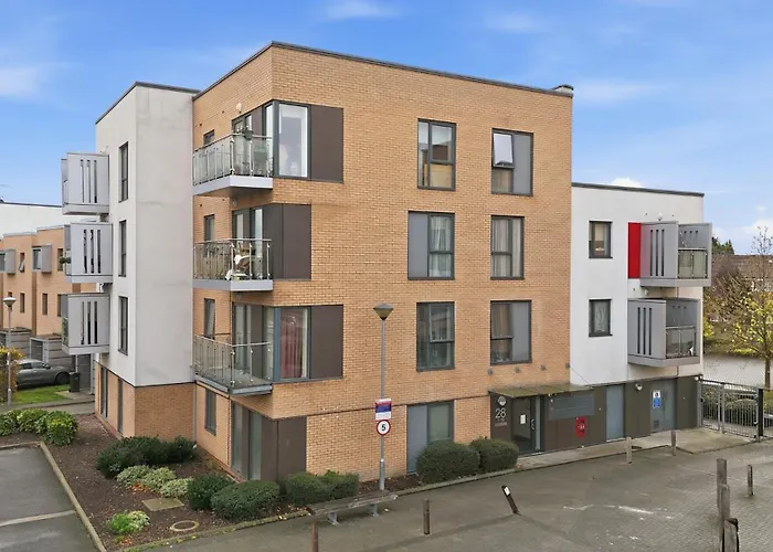 Two Bedroom House By Brookland Stays Serviced Accommodation Short Lets London With Free Wifi