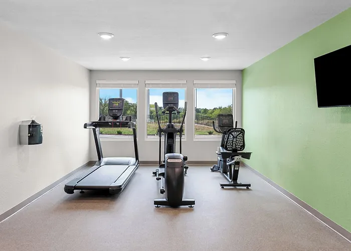 Woodspring Suites Kansas City Airport