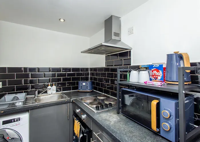 Modern Cozy Flat 6 Mins To City Parking & Wifi Leeds 