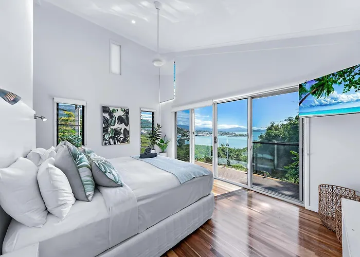 Mandalay Escape, Seclusion & Serenity With A Pool Airlie Beach