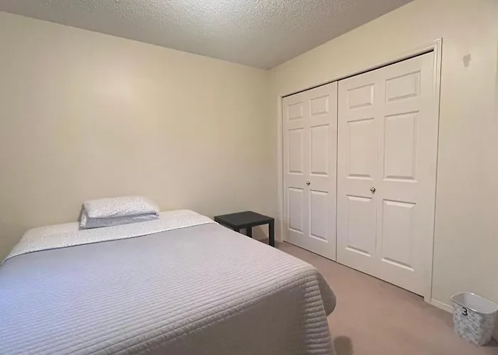 Private Rooms In A 3 Bedroom Guest House Close To Londonderry Mall 1 Person Per Room No Couples For Men Only Edmonton