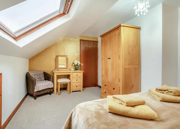 4 Bed In Whitby Oc-W506 Villa