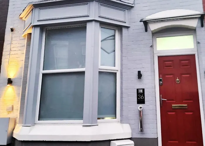 The Red Lounge Rooms Near Anfield Liverpool