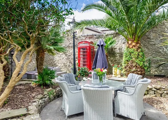 6 Bed In Tenby Oc-Pw9249