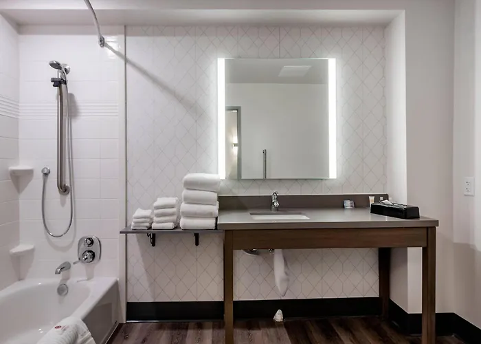 Comfort Suites Colorado Springs East - Medical Center Area