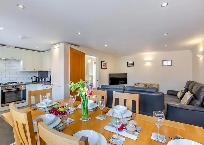4 Bed In Whitby Oc-W089 Villa