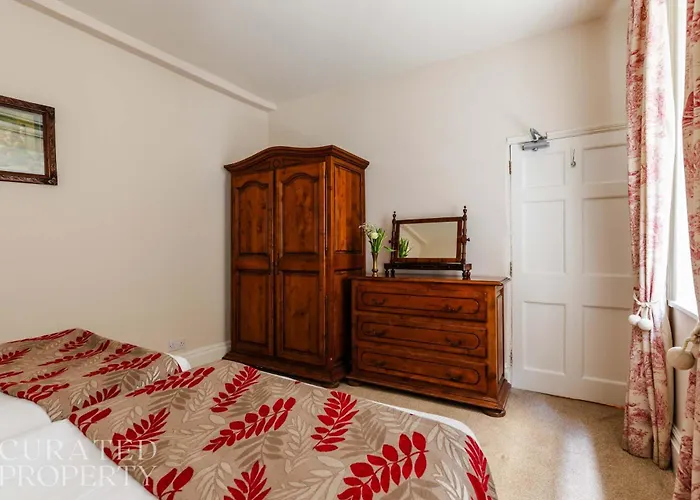The Admirals House - Central Bath & Free Parking