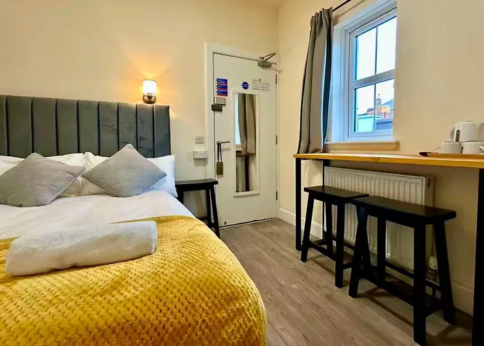 Edinburgh Full House Hotel