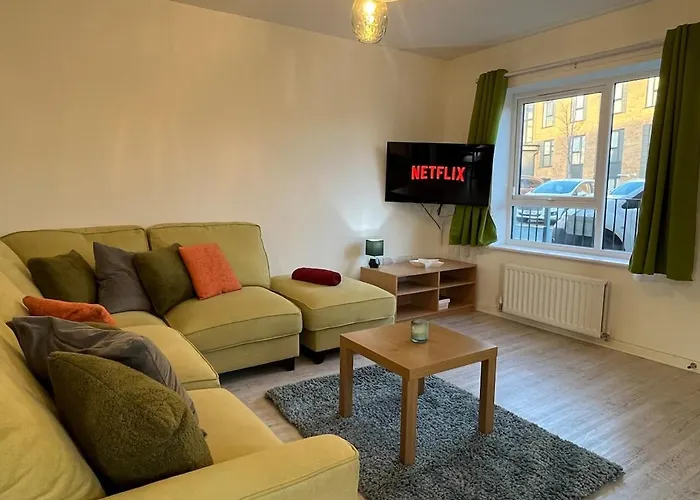 Two Bedroom House With Free Parking Liverpool