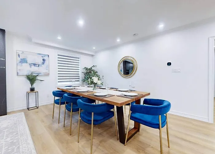 Lux 7 Bedroom Home Near Rogers Stadium/Downsview Toronto