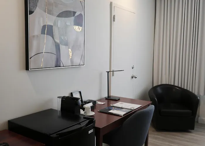 Travelodge By Wyndham Quebec City Hotel & Convention Centre