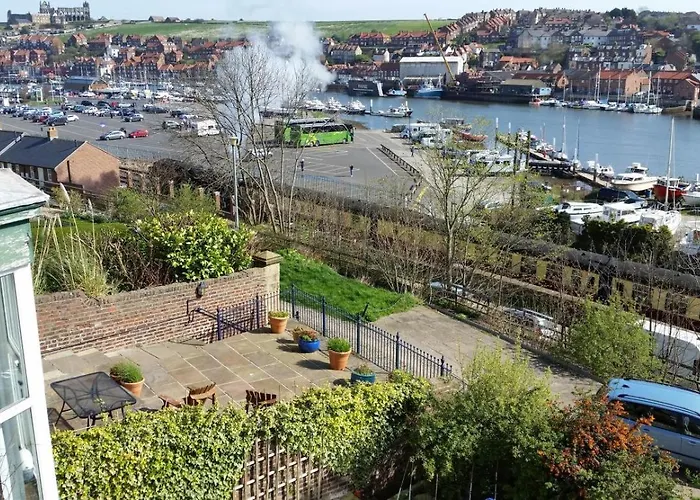 4 Bed In Whitby Oc-W414 Villa