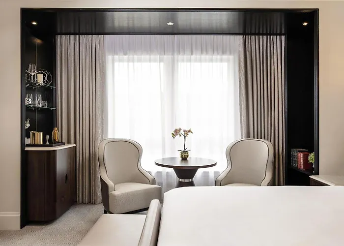 Fairmont Windsor Park Hotel