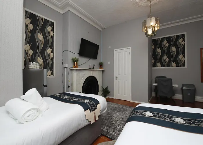Woodville Lodge Leeds - Free Parking, Direct Bus To City Centre