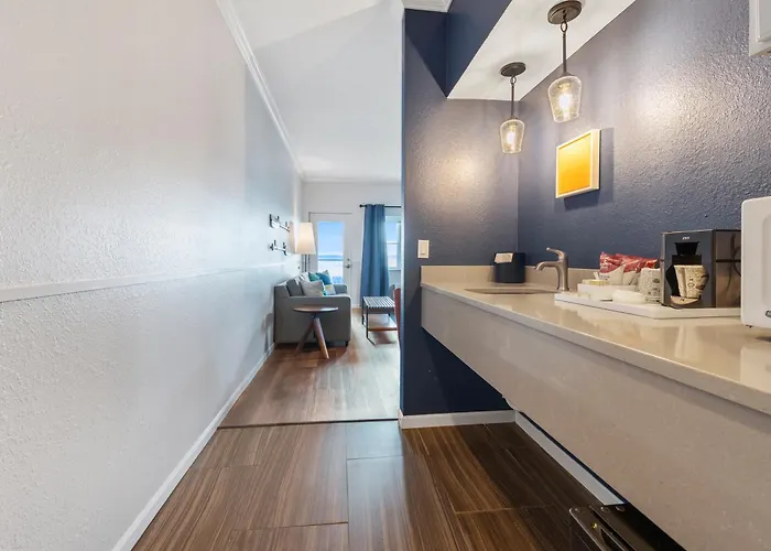 Cherry Tree Inn & Suites Traverse City