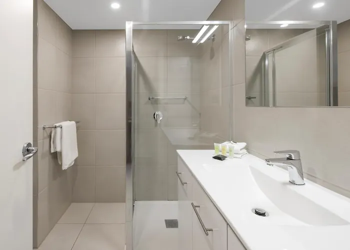 Elizabethan Lodge Melbourne