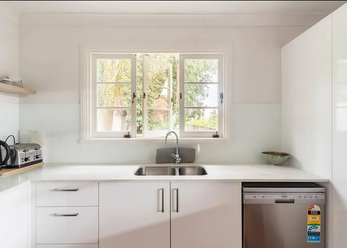 4 Bedroom House - Walk To Southbank Brisbane