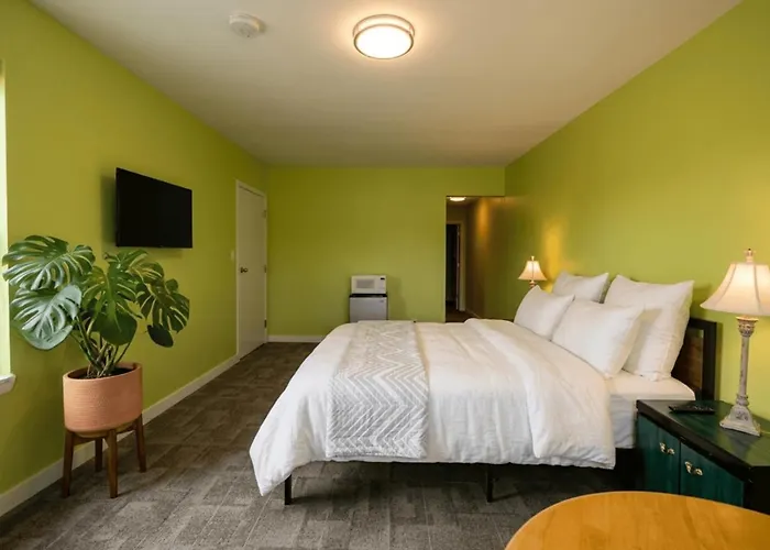 Persepolis Inn Niagara Falls