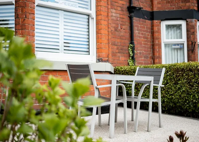 Kingsway Guesthouse - A Selection Of Single, Double And Family Rooms In A Central Location Scarborough