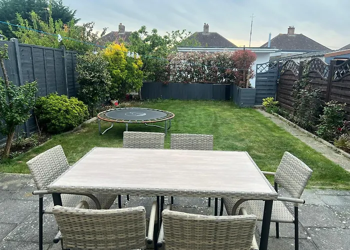 Beautiful 3 Bedroom House With Garden + Parking Oxford