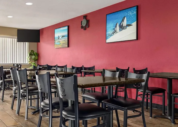 Ramada By Wyndham San Antonio Near Seaworld - Lackland Afb