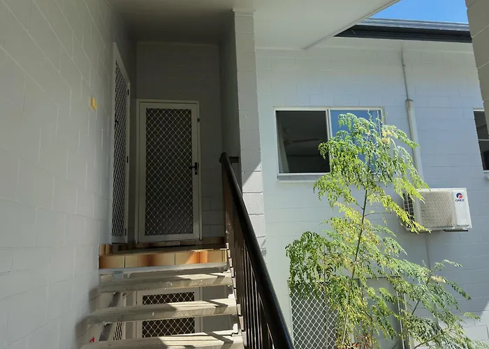 Coral Reef Apartments Cairns