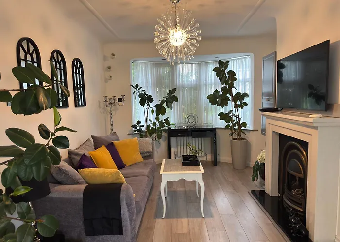 Luxury 5* Home With Secret Garden And Free Parking Liverpool