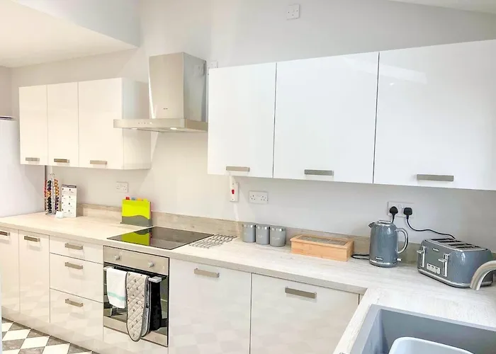 Arden House -Modern, Stylish 3-Bed Near Solihull, Nec, Resorts World, Airport,Hs2 Birmingham