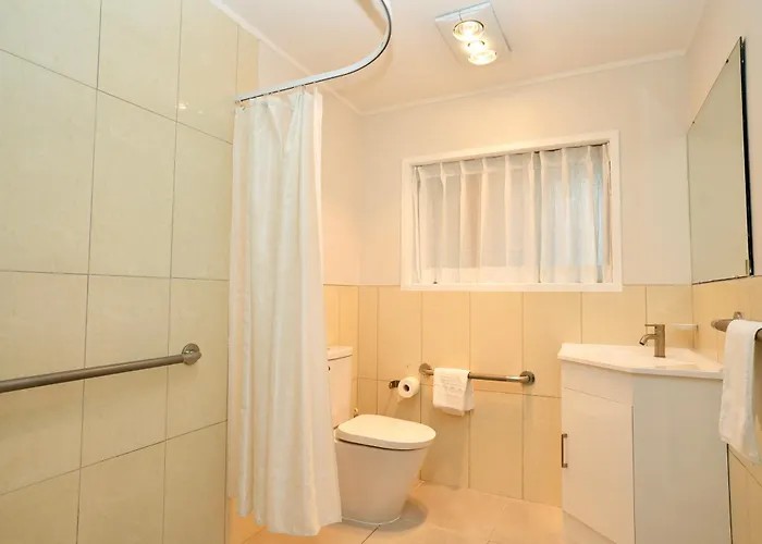 Dukes Midway Lodge Auckland