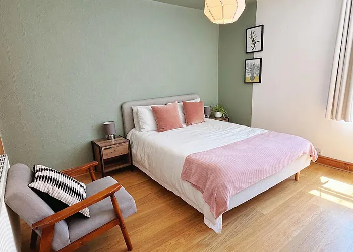 Lovely 3 Beds House 6 Guests King Beds Sheffield