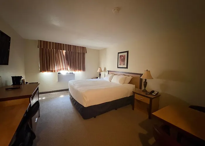 Park West Inn Saint James