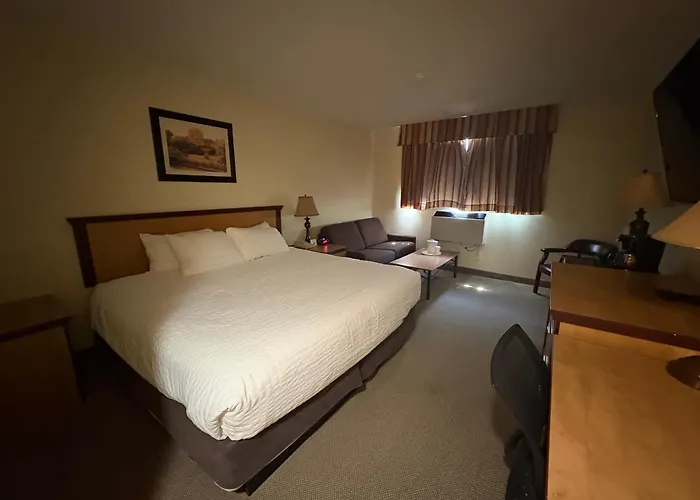 Park West Inn Saint James