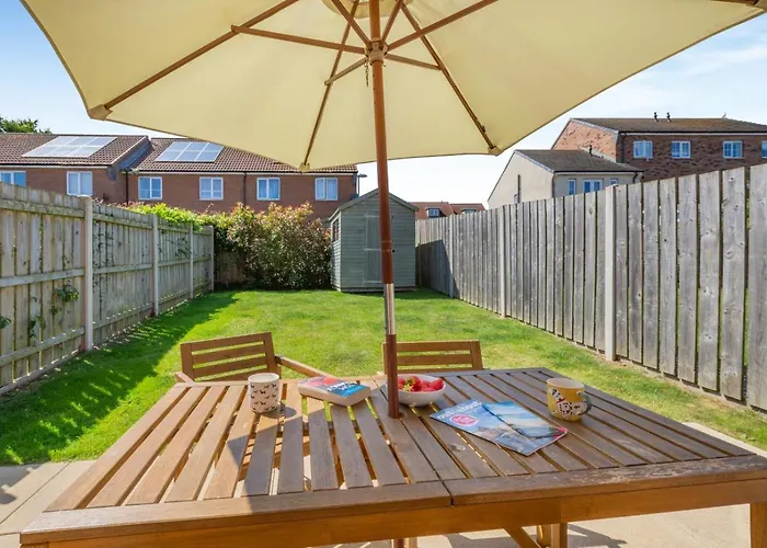 3 Bed In Whitby Oc-W420 Villa