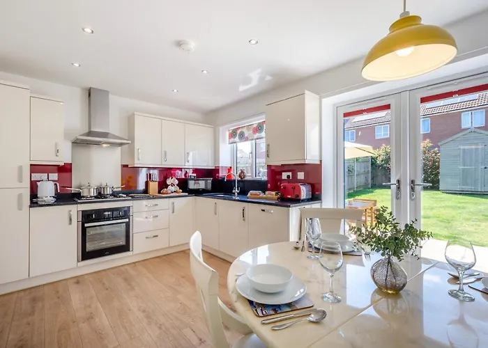 3 Bed In Whitby Oc-W420 Villa