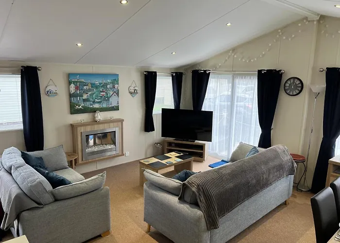 Stunning Lodge Boasting Large Decking Area At California Cliffs Ref 50008L Great Yarmouth