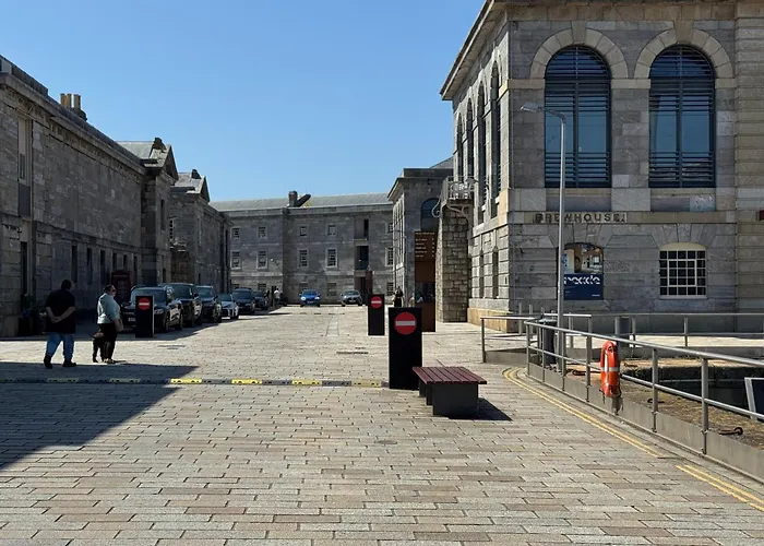 Historic Waterfront Factory House Royal William Yd Villa Plymouth