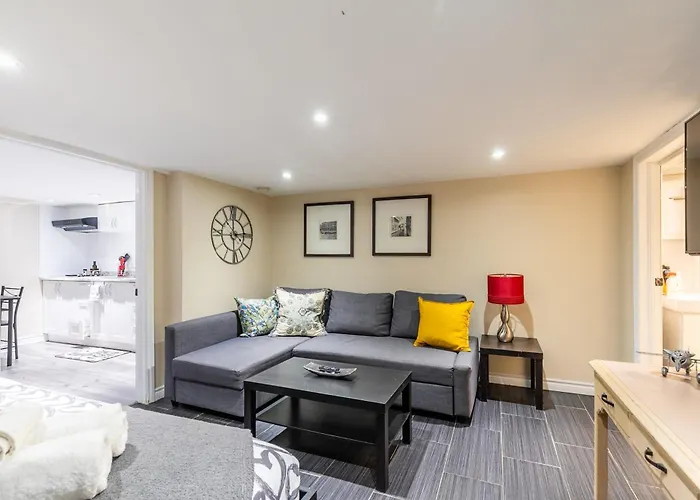 Modern Suite Condo Heart Of St Clair West - Bloor Hotel Toronto