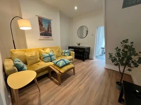 Windsor House Liverpool 3 Bed 2 Bath Free Parking