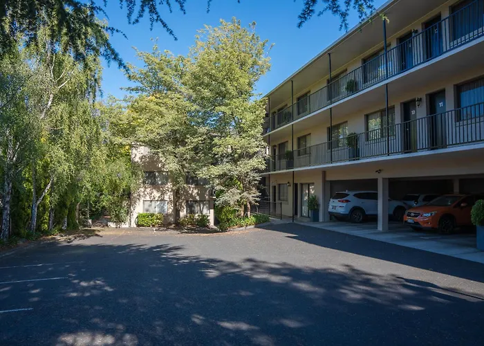 Grosvenor Court Apartments Hobart