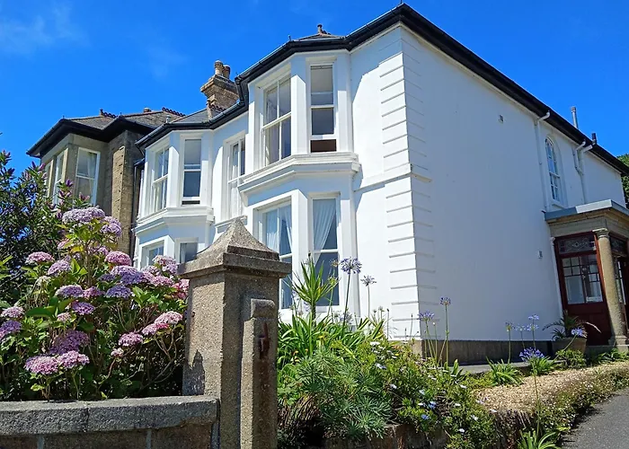 Mount Royal - Penzance Bed & Breakfast