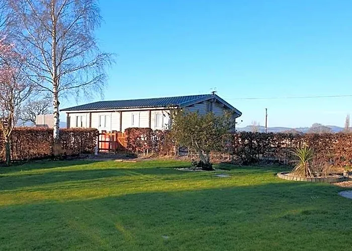 Ruth'S Retreat Shropshire Countryside Lodge With Private Hot Tub & Great Views Shrewsbury