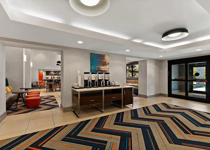 Hampton Inn & Suites Fort Belvoir Alexandria South Woodlawn 