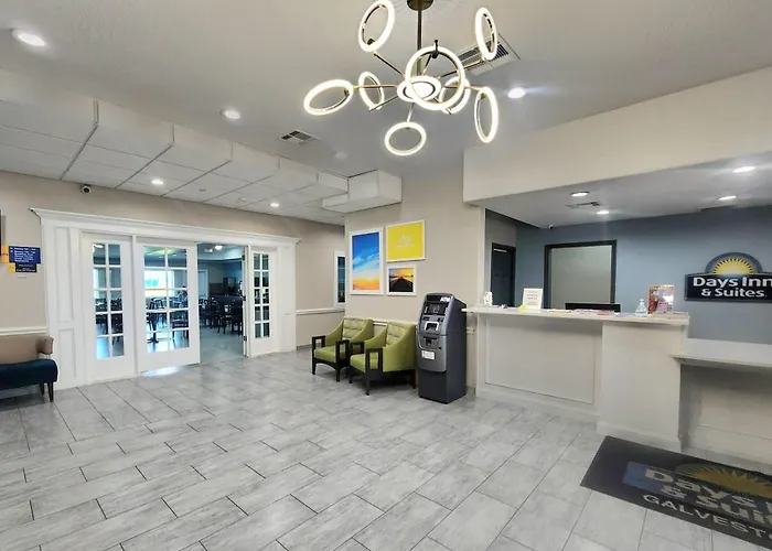 Days Inn & Suites By Wyndham Galveston West/Seawall