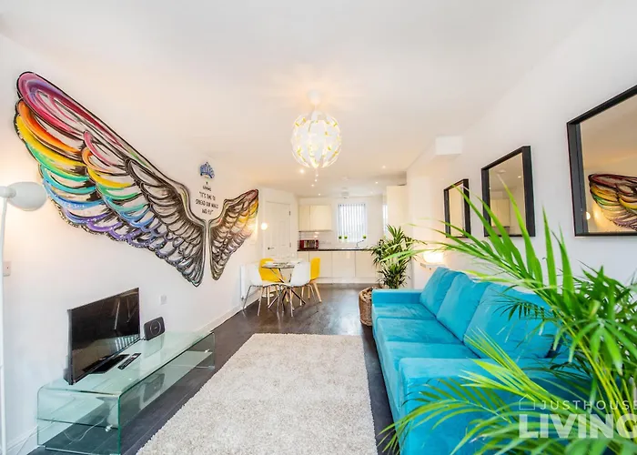 New Spacious 12 Guest Modern Townhouse Free Parking Near Centre Liverpool
