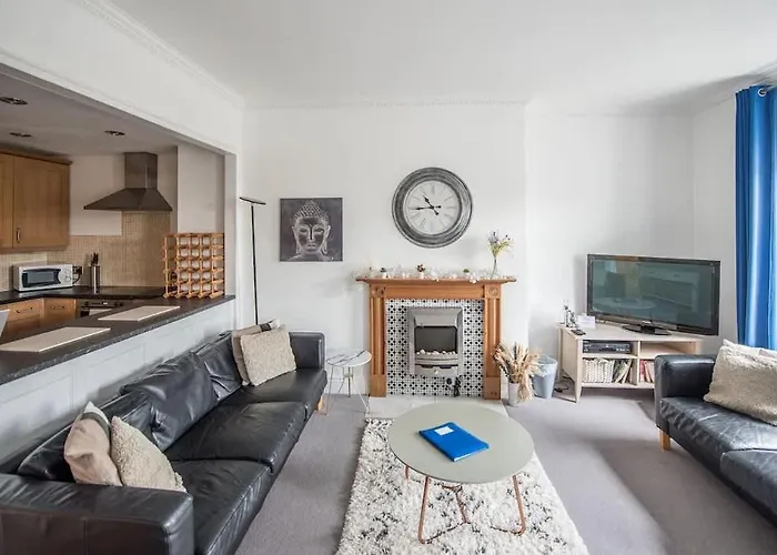 Grosvenor Pad - Lovely 2-Bed Flat - Free On Street Parking Bath