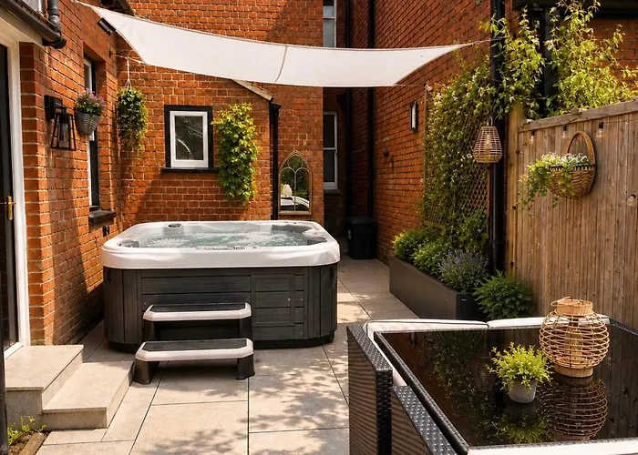 Casa By Grace: Luxury 4-Bed Windsor Home for Groups